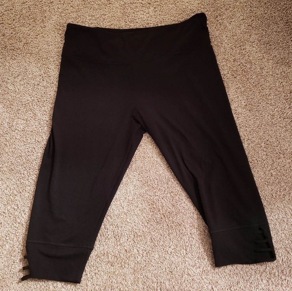 BALANCE COLLECTIONS Capri leggings